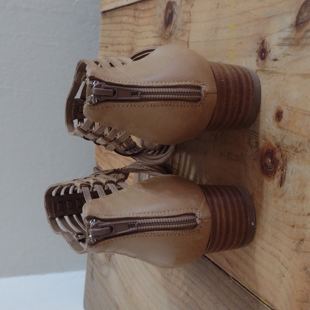 Bella Vita Holden Leather Gladiator Sandal Size 7W NEW - Picture 4 of 12